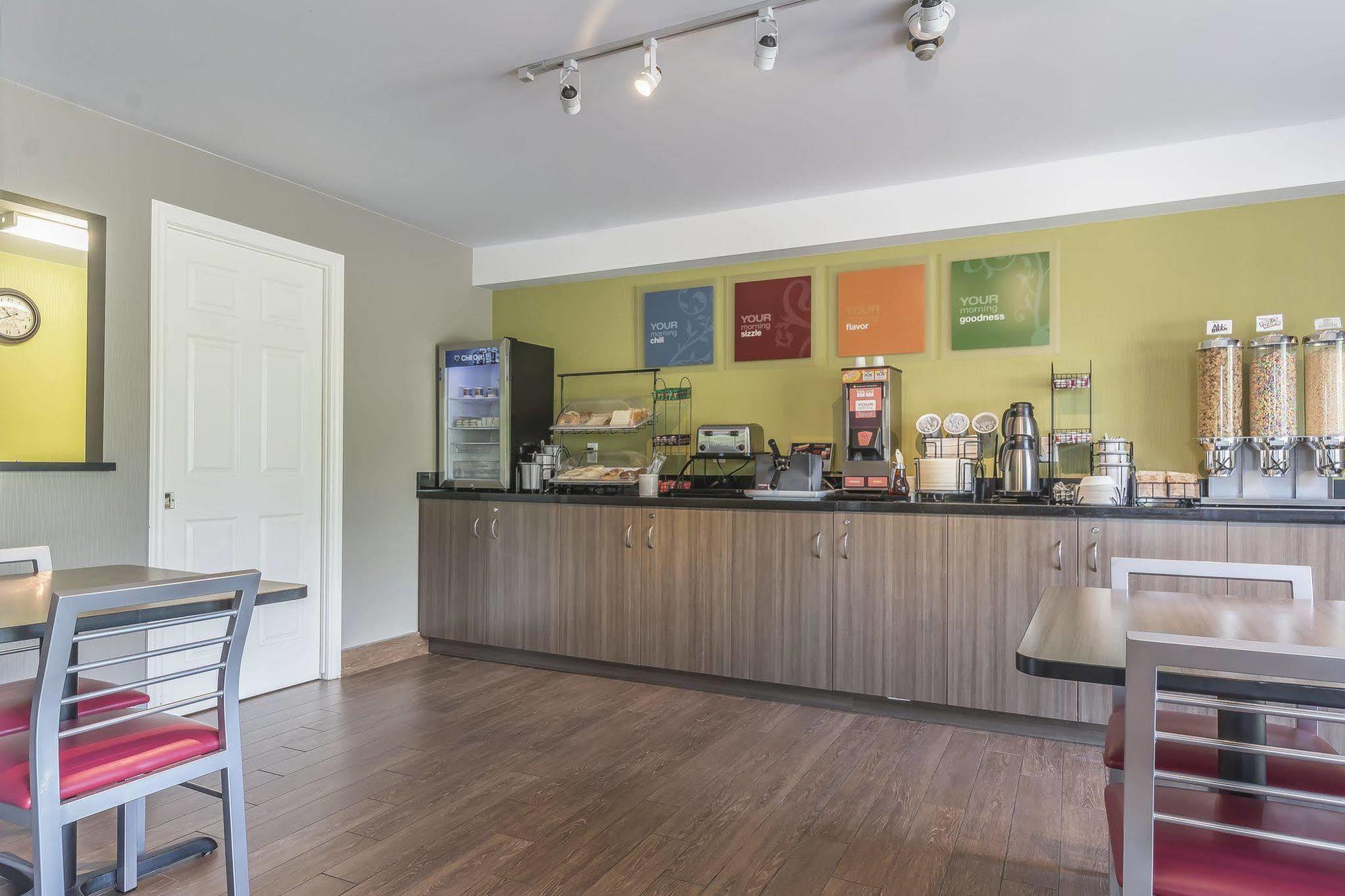 Comfort Inn Cobourg Εξωτερικό φωτογραφία